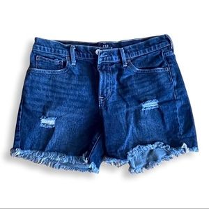Gap shorts w/ back pocket flower details